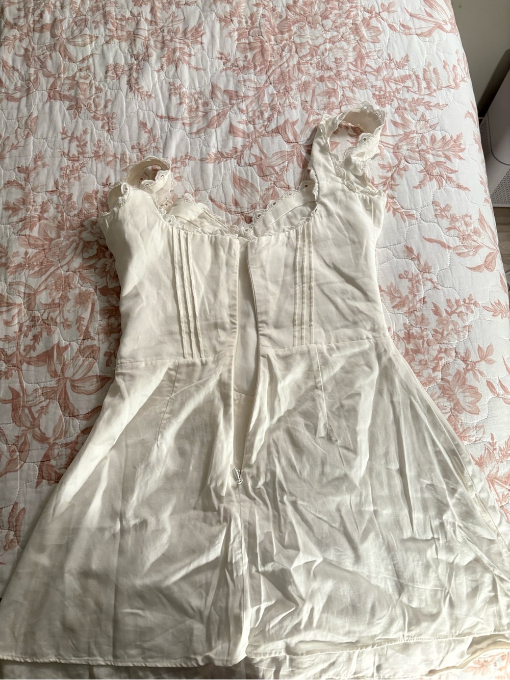 HOUSE OF CB 'Tilly' White Pin Tuck Mini Dress NWOT - Picture 4 of 4